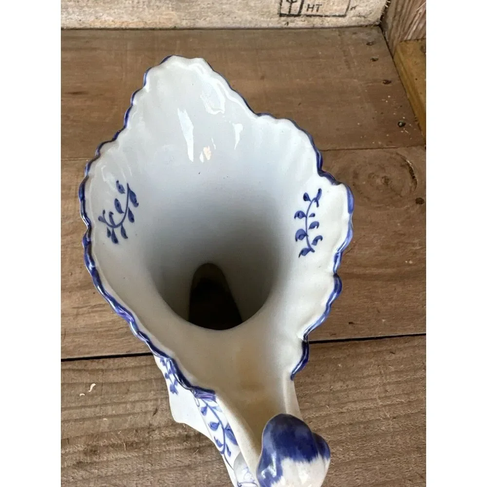 Blue and white horn Cornicopia vase‎ Andrea by Sadek Japan